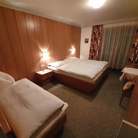 Haus Monika Und Haus Claudia Hotel Mayrhofen Kültér fotó