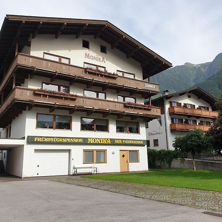 Haus Monika Und Haus Claudia Hotel Mayrhofen Kültér fotó