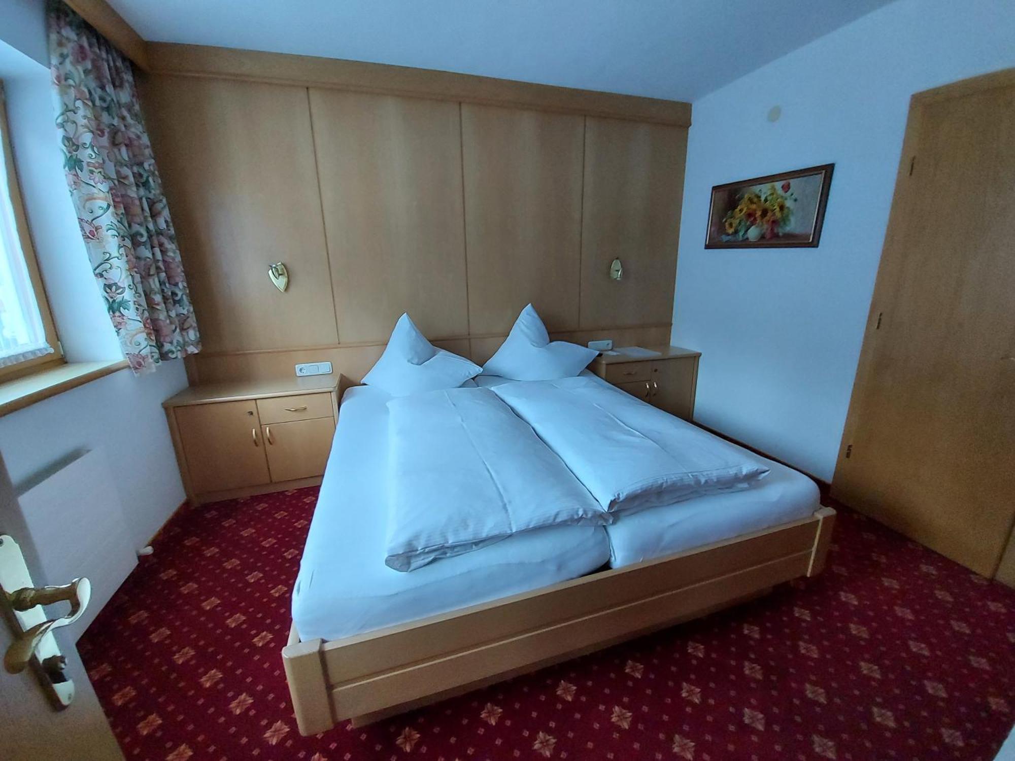 Haus Monika Und Haus Claudia Hotel Mayrhofen Kültér fotó