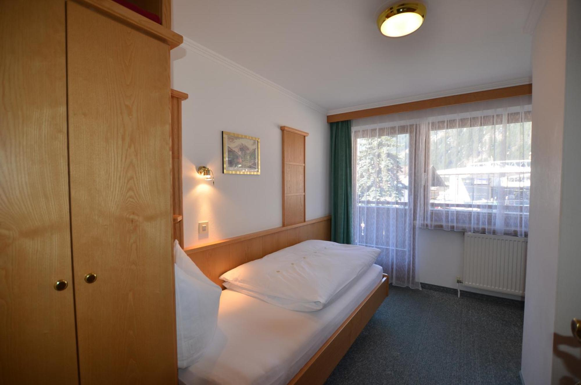 Haus Monika Und Haus Claudia Hotel Mayrhofen Kültér fotó
