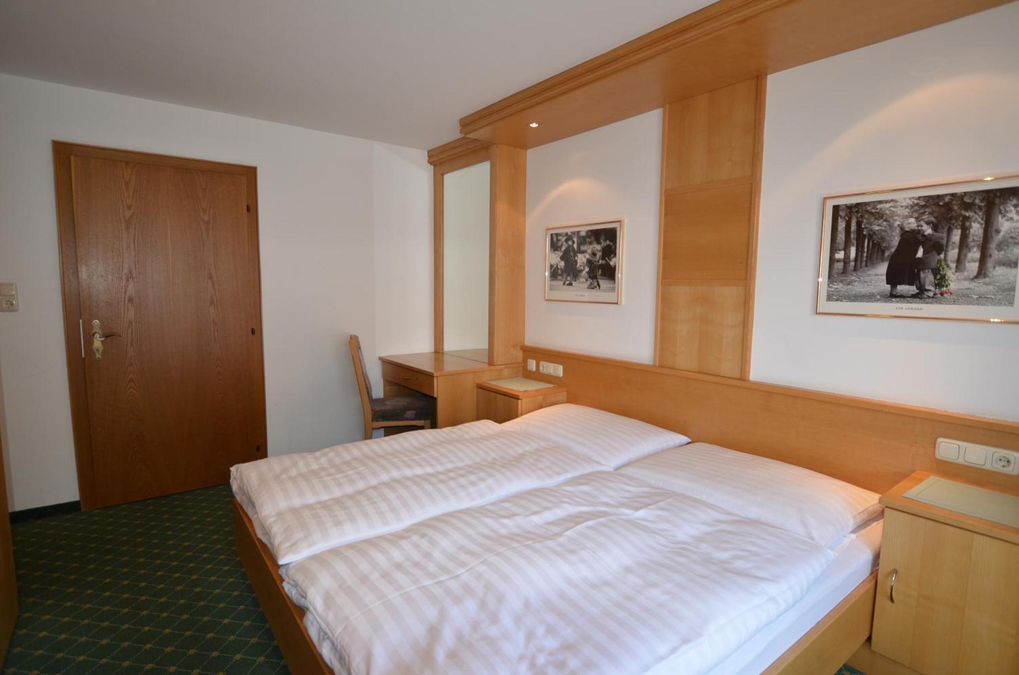 Haus Monika Und Haus Claudia Hotel Mayrhofen Kültér fotó