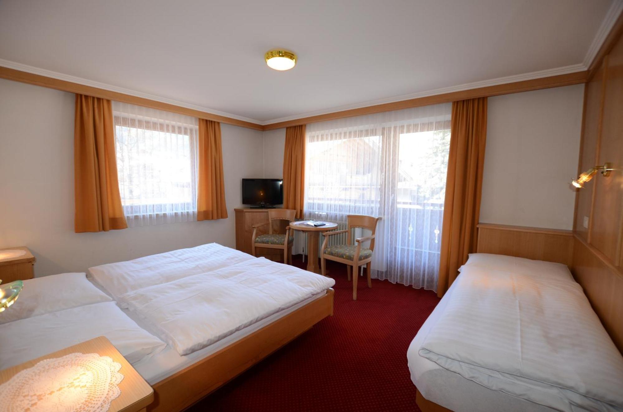 Haus Monika Und Haus Claudia Hotel Mayrhofen Kültér fotó