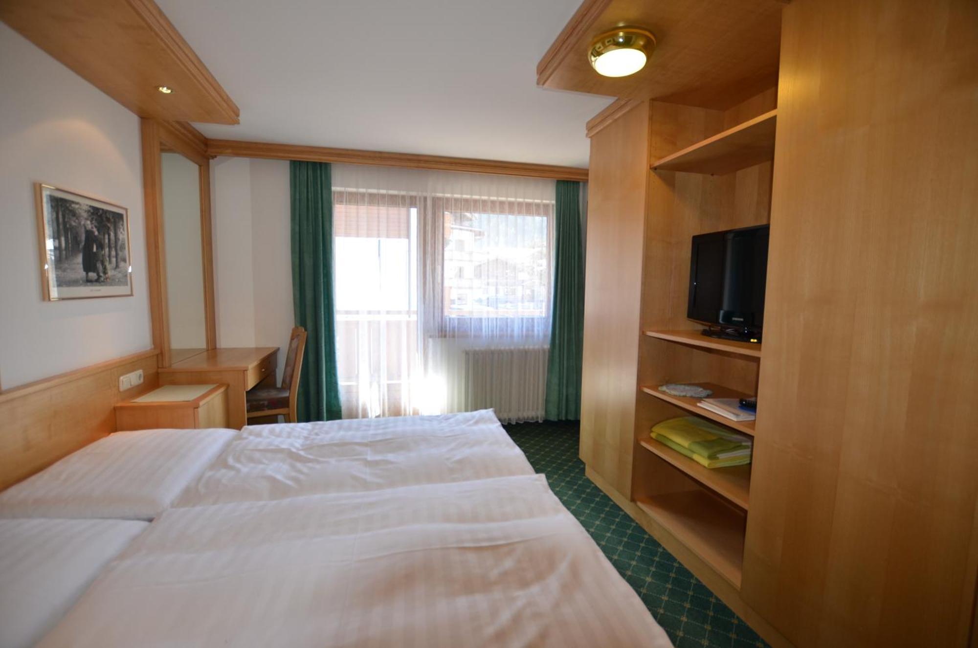 Haus Monika Und Haus Claudia Hotel Mayrhofen Kültér fotó