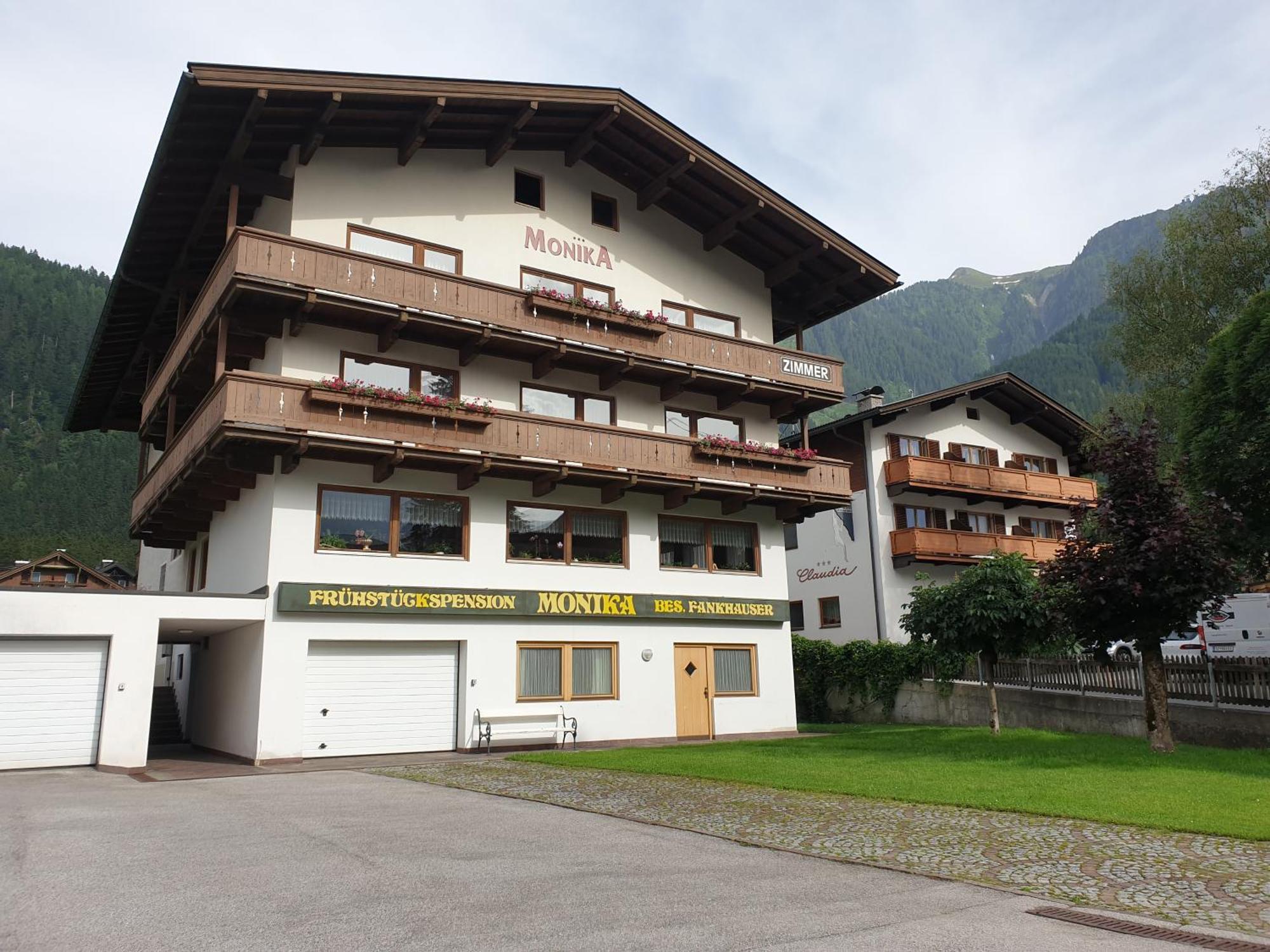 Haus Monika Und Haus Claudia Hotel Mayrhofen Kültér fotó