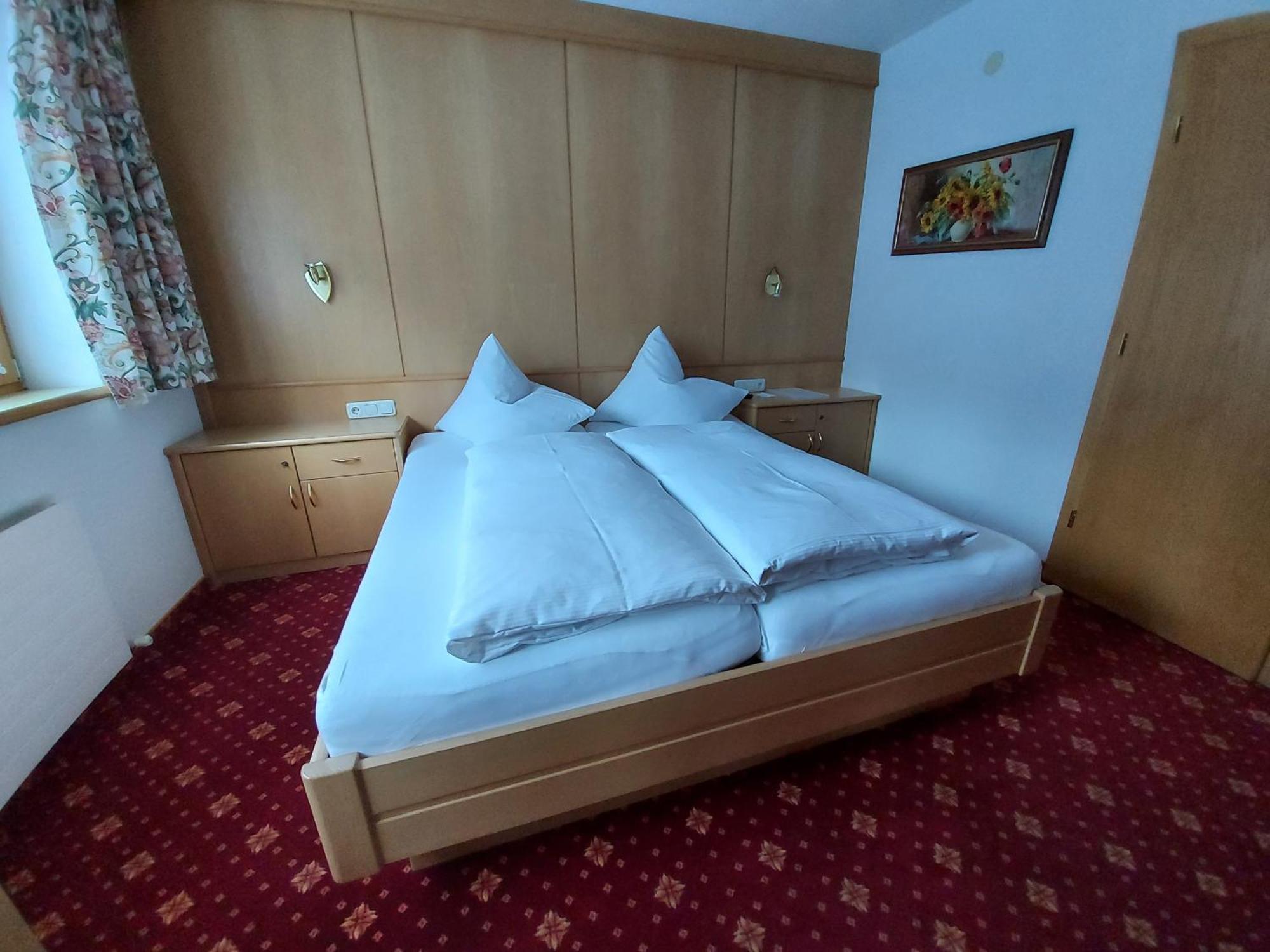 Haus Monika Und Haus Claudia Hotel Mayrhofen Kültér fotó