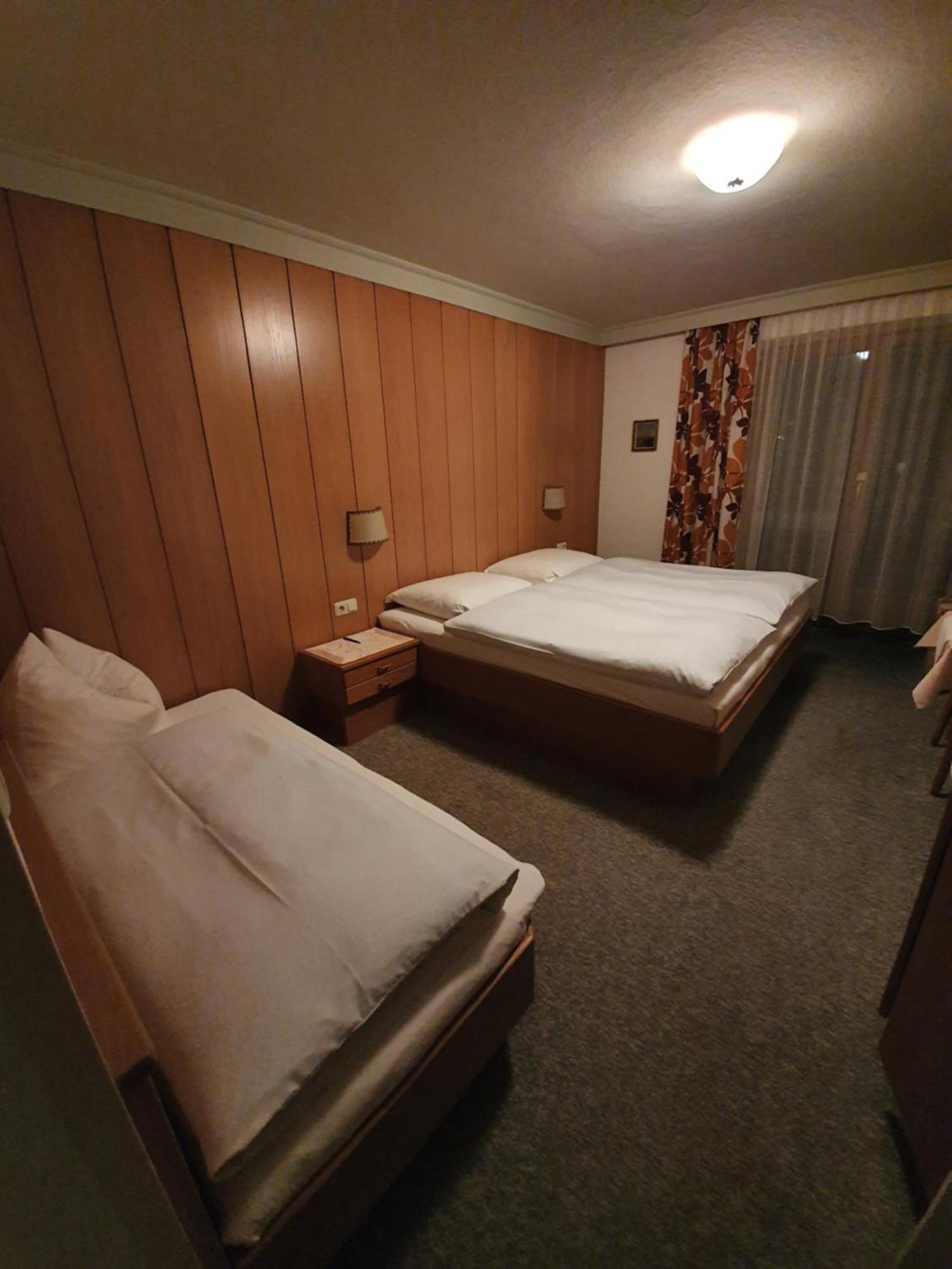 Haus Monika Und Haus Claudia Hotel Mayrhofen Kültér fotó